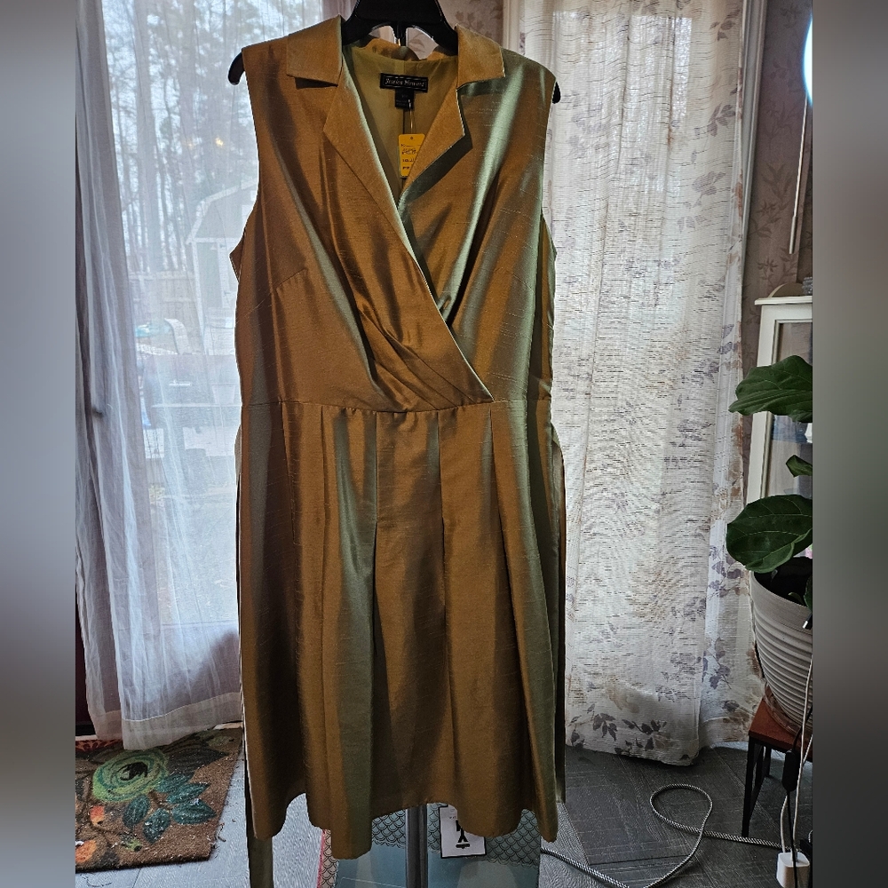 Jessica Howard olive green, no sleeve dress with belt Only. - Picture 10 of 15